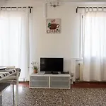 Ca\' Giorgia Venice Apartment With Balcony