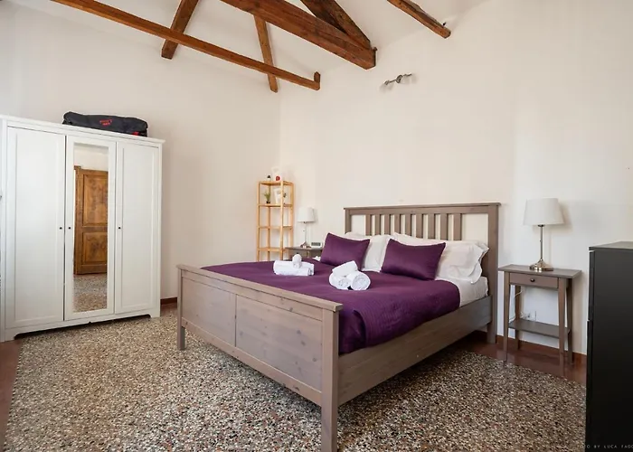 Ca\' Giorgia Venice Apartment With Balcony