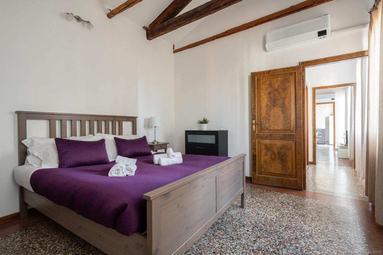 Ca' Giorgia Venice Apartment With Balcony